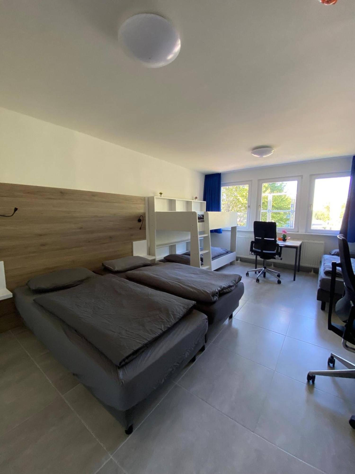 Mk Hostel Oyten - Free Wifi & Parking - 24H Check-In エクステリア 写真