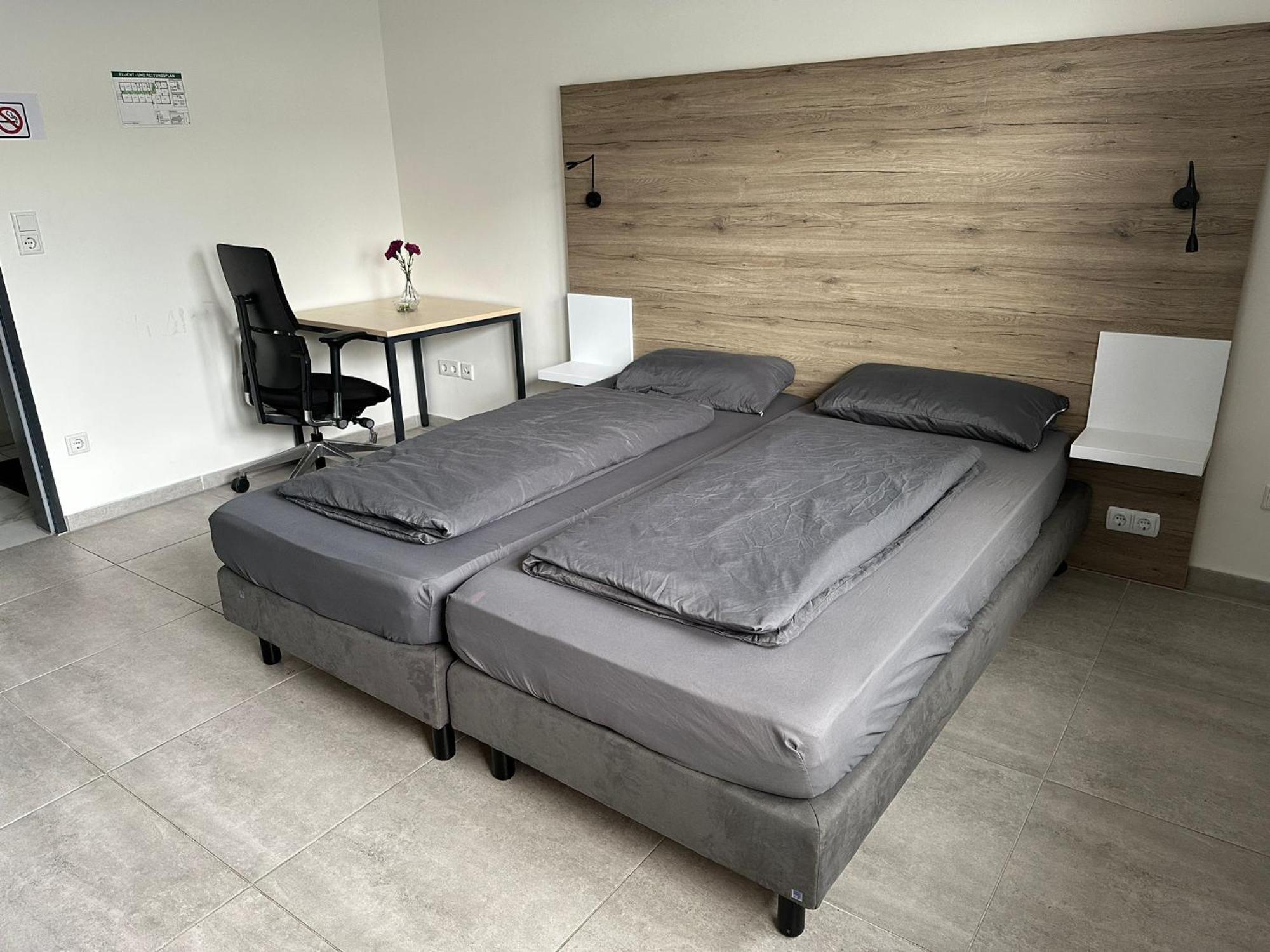Mk Hostel Oyten - Free Wifi & Parking - 24H Check-In エクステリア 写真