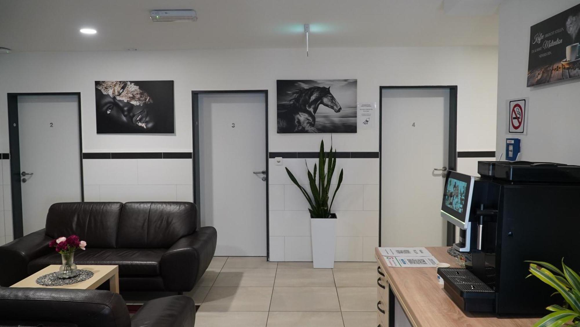 Mk Hostel Oyten - Free Wifi & Parking - 24H Check-In エクステリア 写真