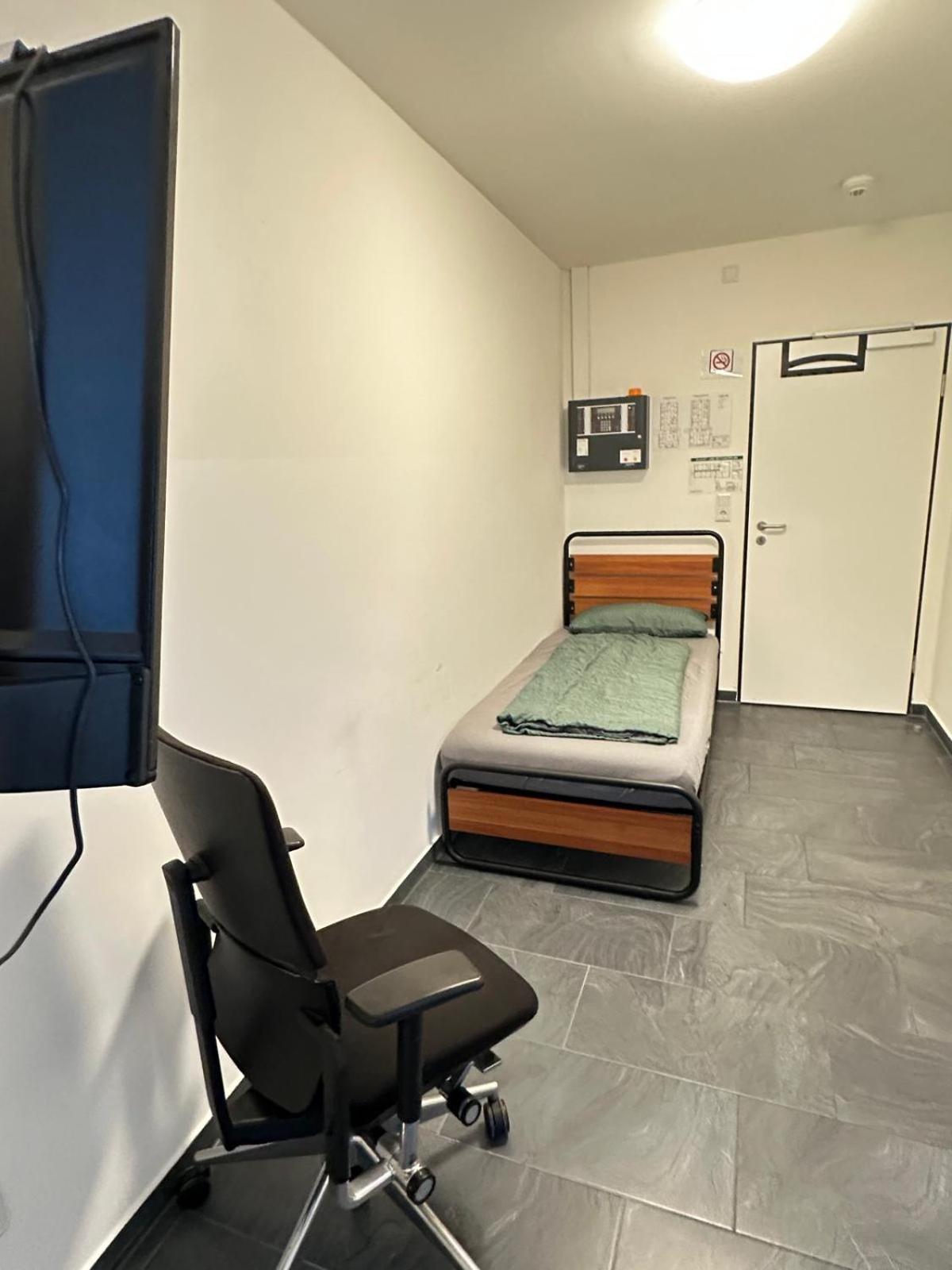 Mk Hostel Oyten - Free Wifi & Parking - 24H Check-In エクステリア 写真