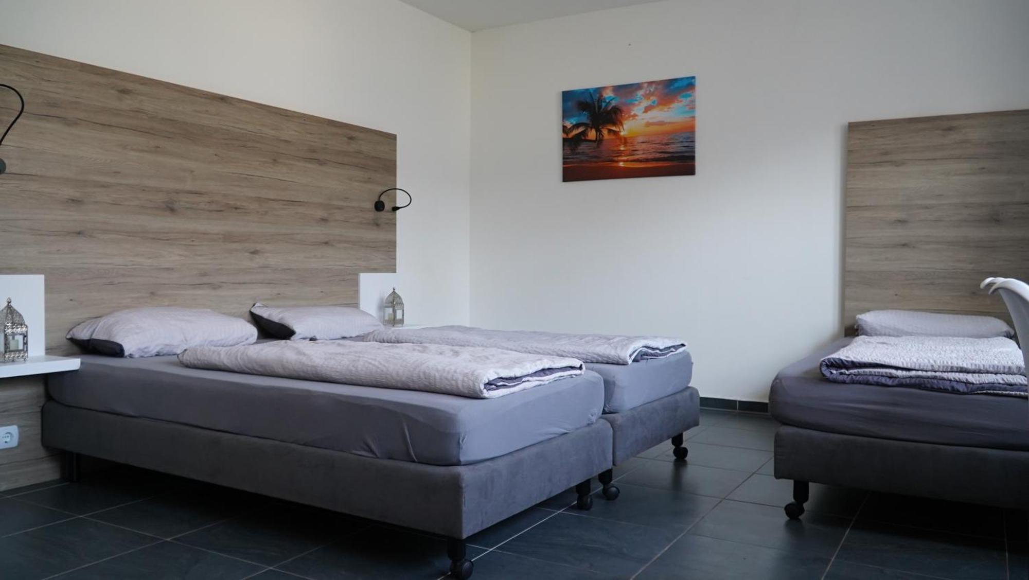 Mk Hostel Oyten - Free Wifi & Parking - 24H Check-In エクステリア 写真