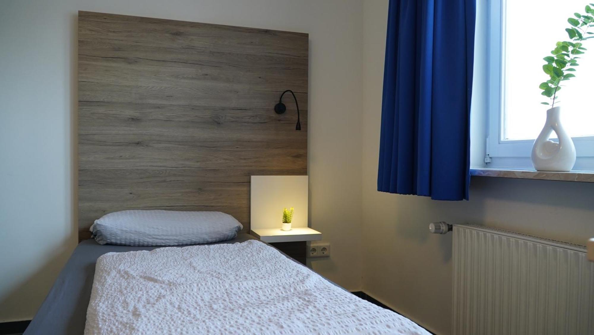 Mk Hostel Oyten - Free Wifi & Parking - 24H Check-In エクステリア 写真