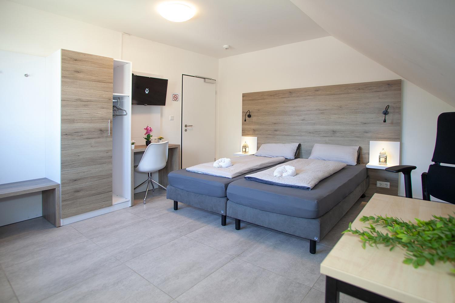 Mk Hostel Oyten - Free Wifi & Parking - 24H Check-In エクステリア 写真
